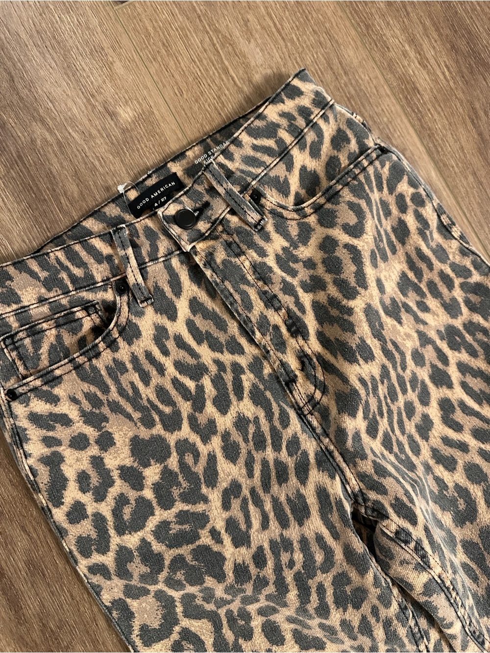 Good American Good Standard Kick Flare leopard jeans - Picture 4 of 8